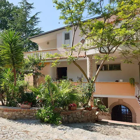 Dom wakacyjny Appartamenti Villa Tropeano *